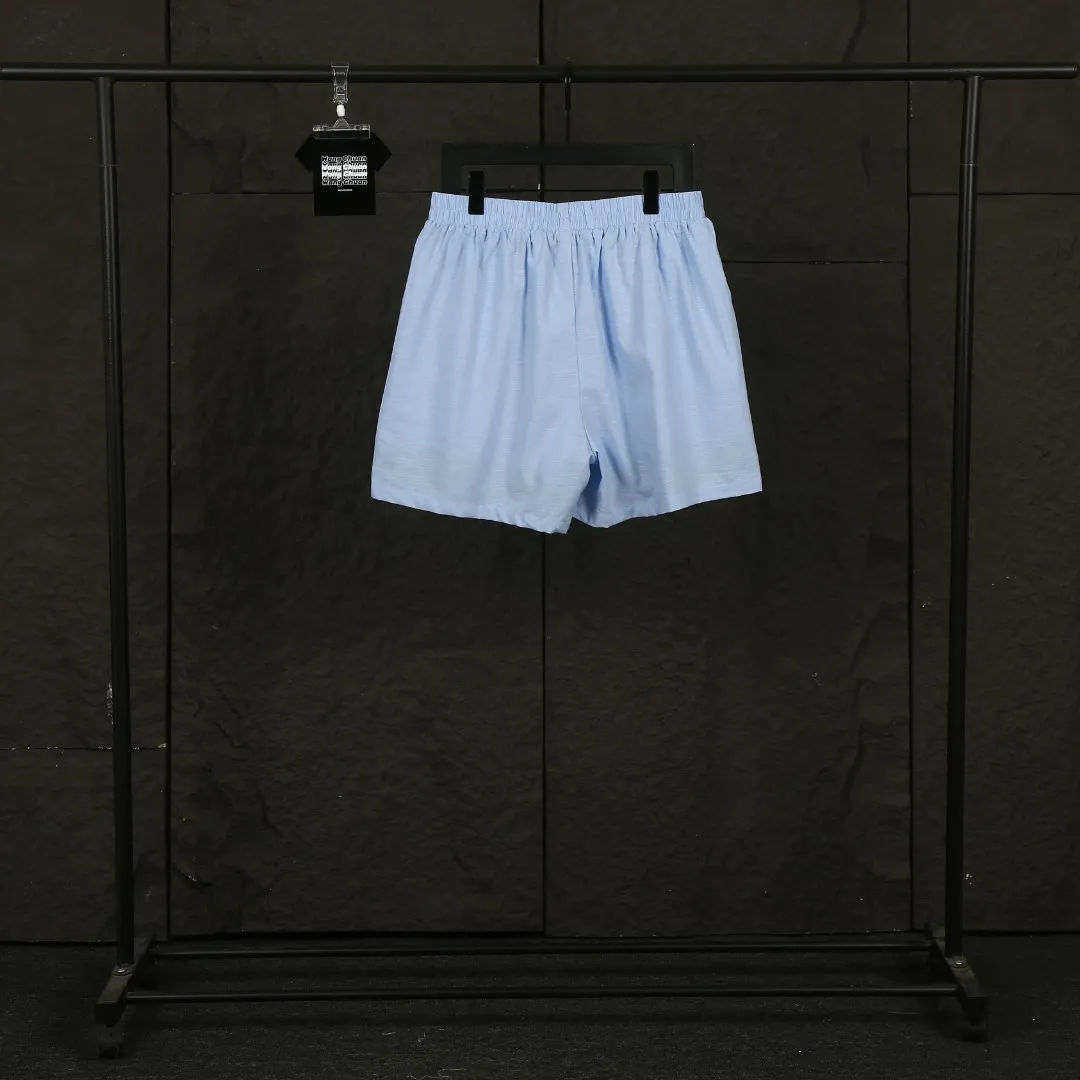 P210 Actual photo [High-end quality] Style number: 25052# Color: Navy blue/off-white/light khaki/ice blue/dark khaki Size: S to Short five-point version, double-layered inside and outside to prevent exposure, double stitching to cover the independent waistband ✅ - Professional washing before the car, the texture of the fabric is tight and soft ✅ - RL/Ralph Lauren linen shorts are simply a summer savior. The linen material allows every pore to breathe freely, say goodbye to sticky heat. Walking on the road, the wind blows, and the heat all over the body is instantly smoothed away. The bamboo texture is natural and unique, simple and pure texture, full of laziness and old money style.